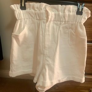 White, high waisted elastic shorts